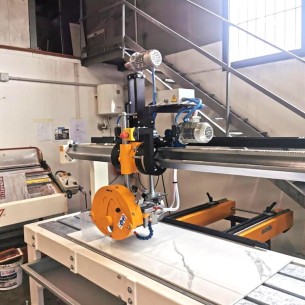 Used monoblock sawing machine Achilli TFM 3000 - Lateral view